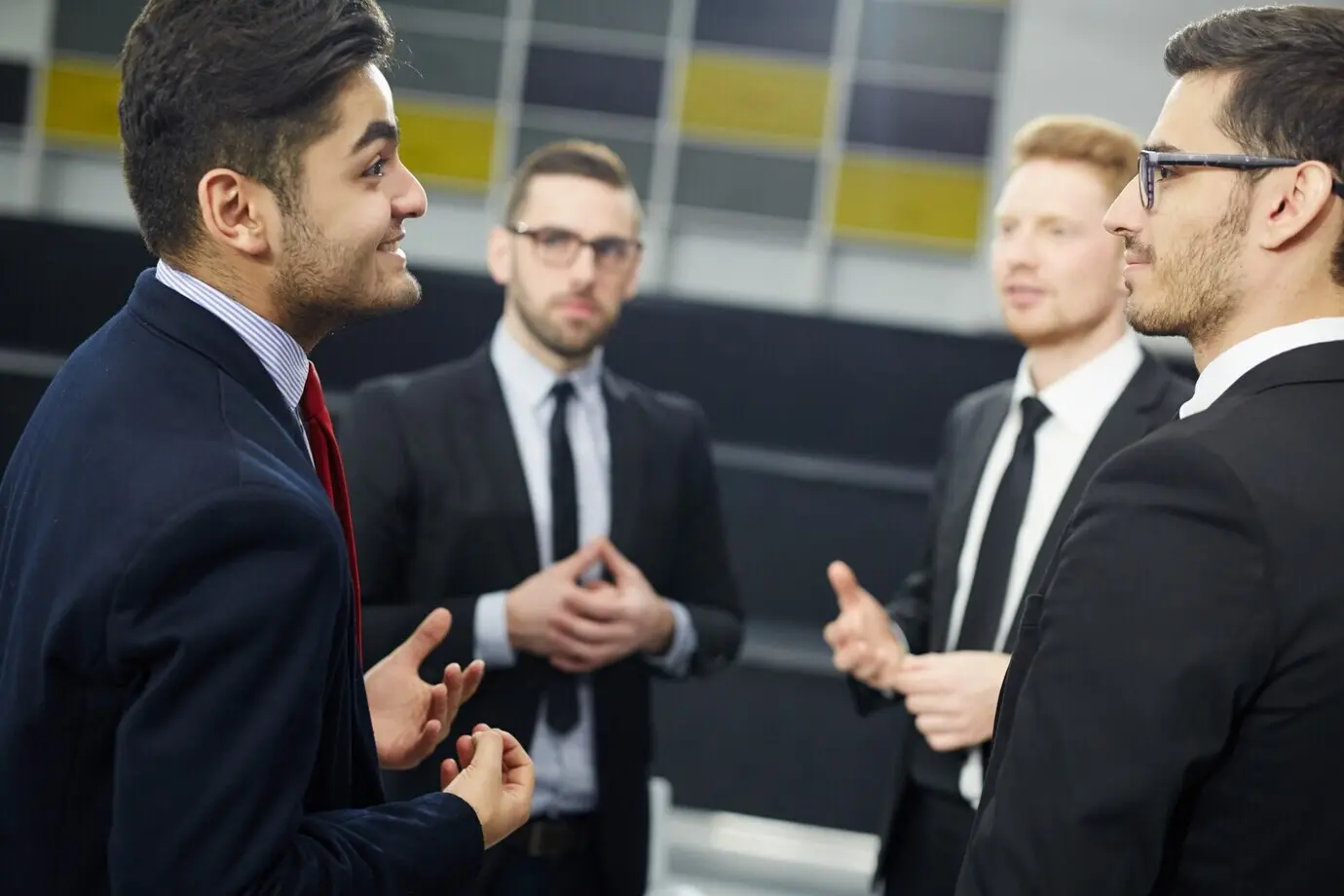 Пожалуйста, предоставьте исходное описание, которое нужно перефразировать на русском языке.